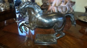 Piccola scultura di cavallo in bronzo del XIX secolo